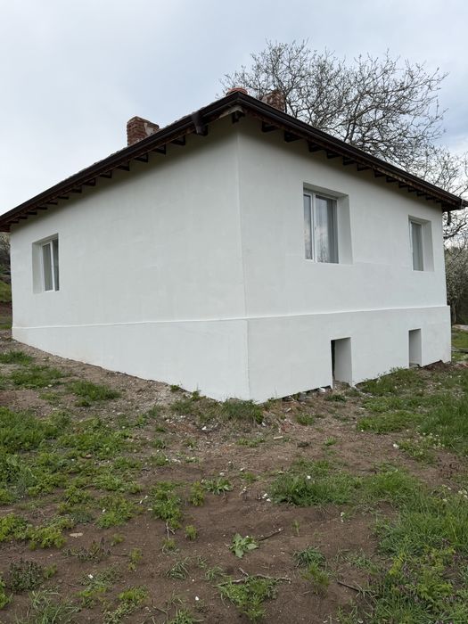 ПРОДАВА СЕ: Чисто нова реновирана къща на 10 км от София – с. Люлин ОПИСАНИЕ: