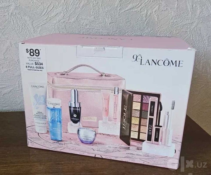 Новая косметичка французской фирмы Lancome.