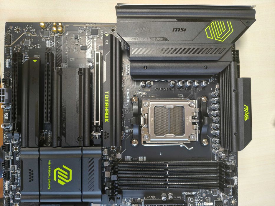 Дъно MSI MAG X870E Tomahawk WiFi – Сокет АМ5