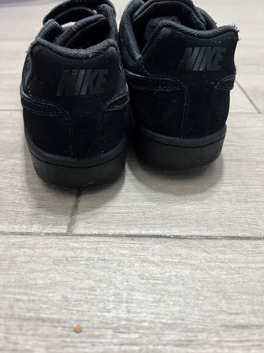 Nike Court Royale 35