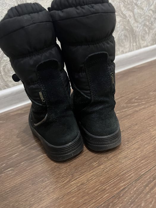 Продам сапоги для девочок от ECCO