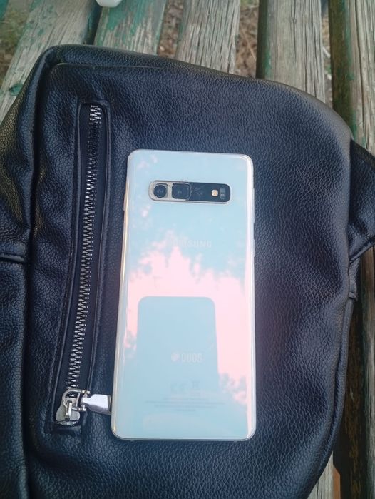 Samsung galaxy S10 продается