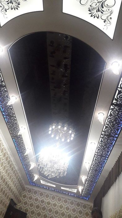 Hovli sotiladi. Navoiy v. Karman tn. 8 sotixli 7 xonali uy