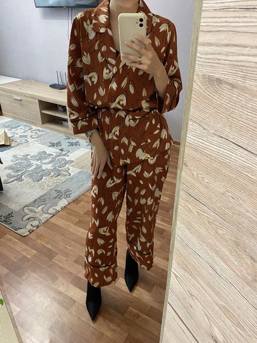 Шелковый костюм