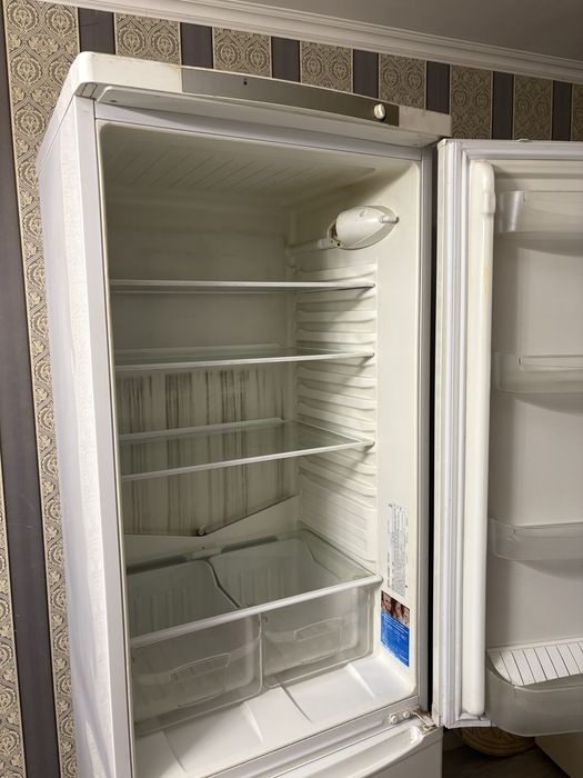 Холодильник Indesit