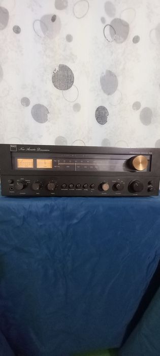 Amplituner vintage NAD 7030