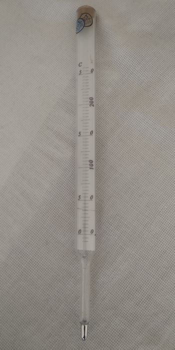 Лабораторни термометри-Немски 200гр,300градуса.