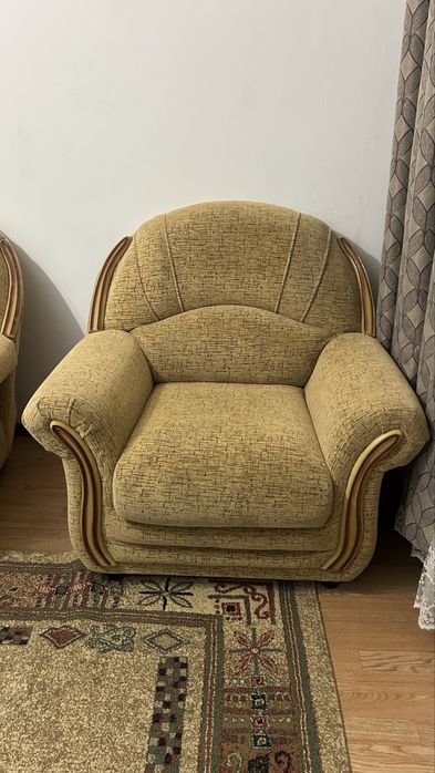 Диван с креслом