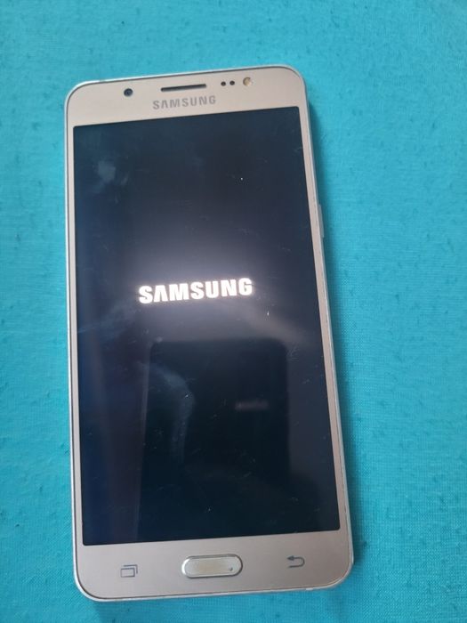 Samsung Galaksi J5