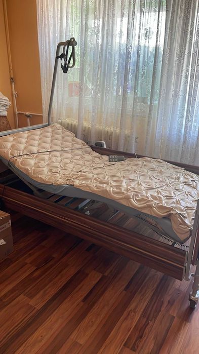 Pat medicinal cu reglaje si telecomanda, saltea, husa