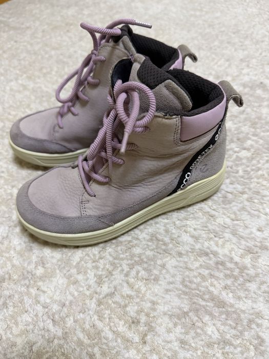 Ghete fetite Ecco M 32