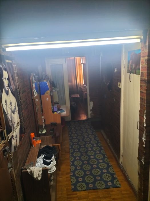 Сдается 1 комната в квартире, для студентов, или семьи без детей.