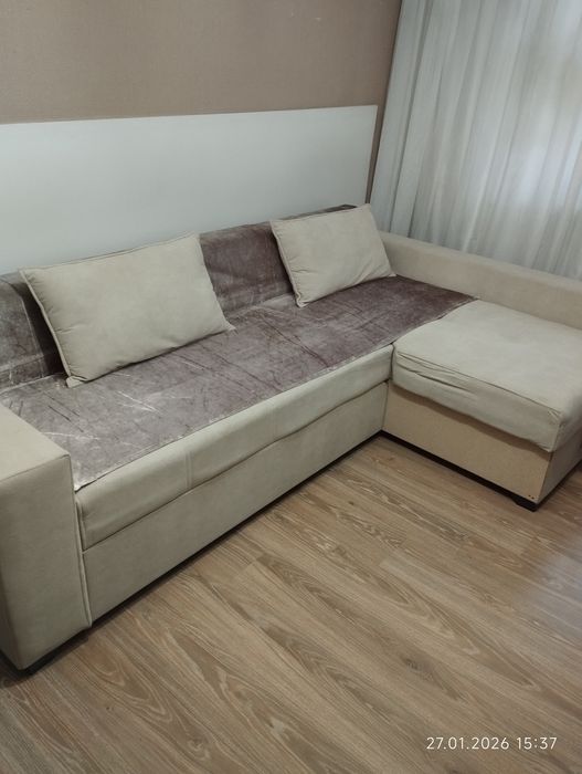 Продаю диван уголок.