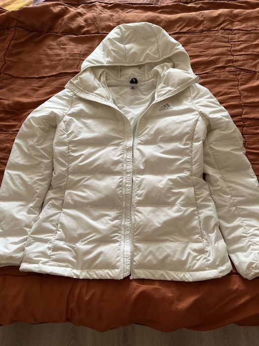 Белая куртка Adidas