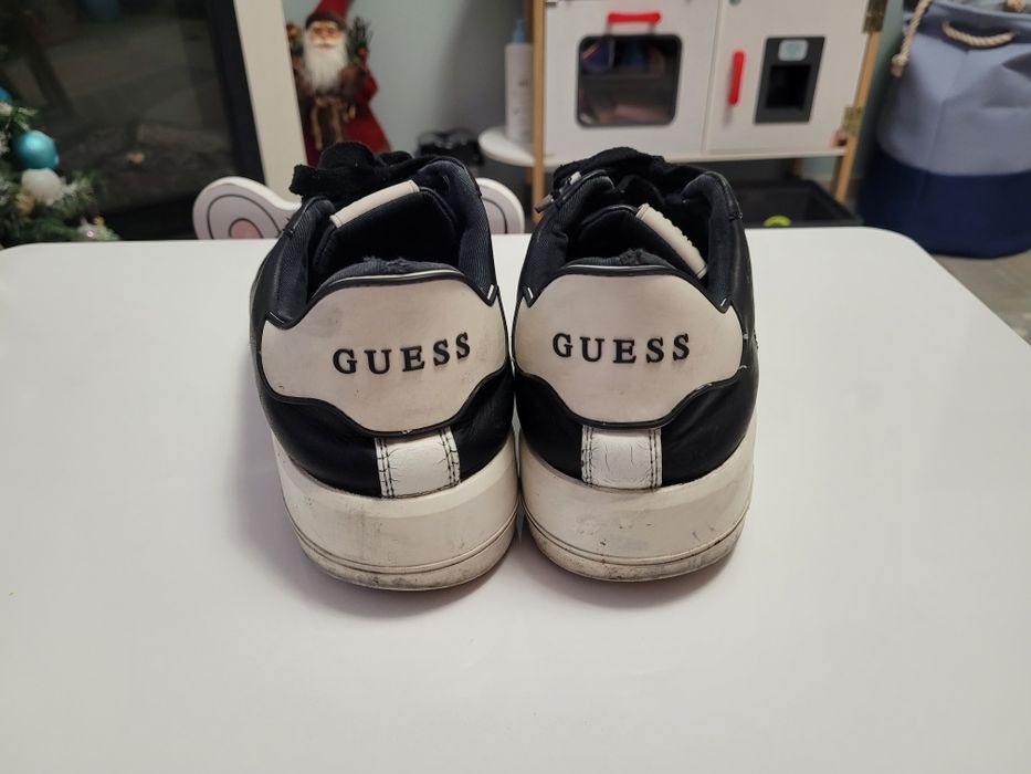 Кецове Guess черни и бели