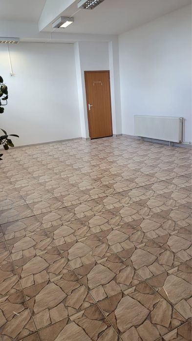 Inchiriez spatiu comercial Stradal open space 130mp sector 5 renovat !