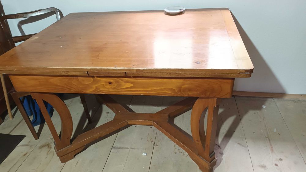 Vechime Scaune Masă Lustre tavan Dulap Scaune