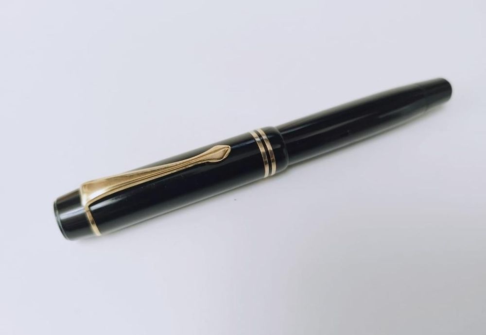 Stilou Montblanc 324, rar , penita aur 14K, piston telescopic, Germania