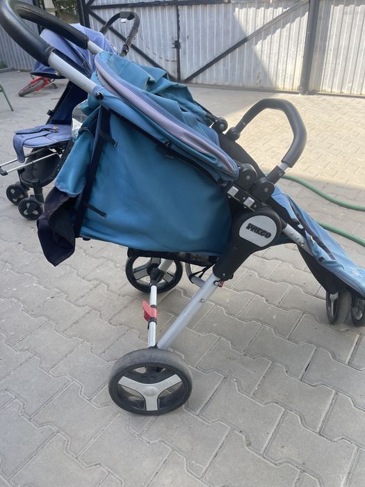 Коляска детская бирюзового цвета
