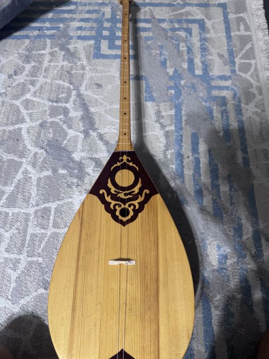 Продам домбры с чехлами