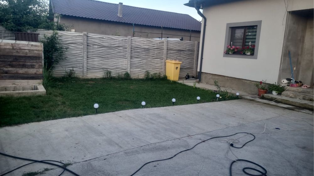 Vand casa la Simnicul de sus. Tel:0766320450