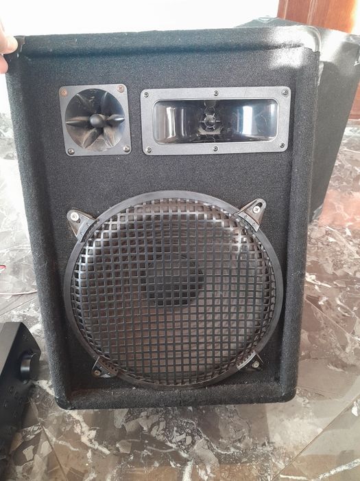 Vând boxe cu amplificator