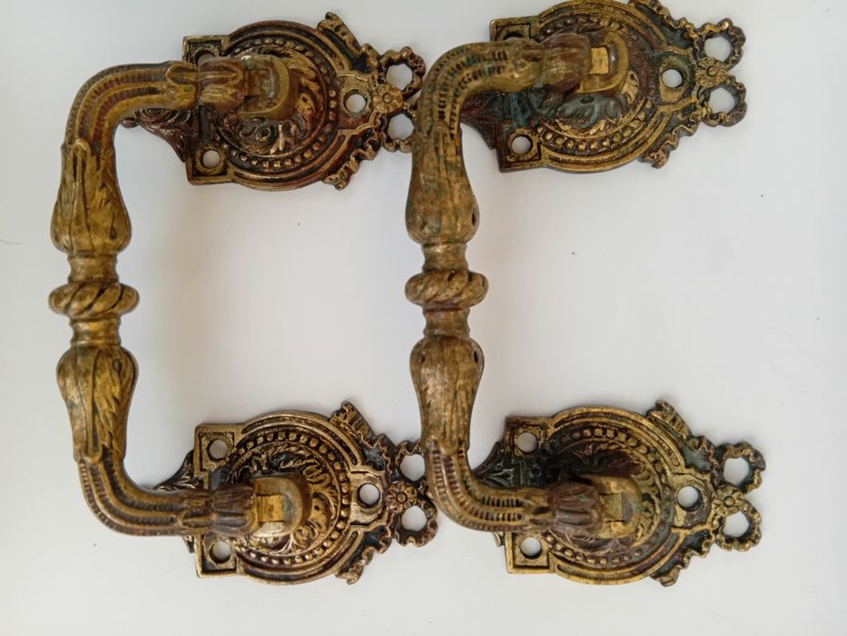 Minere antice din bronz