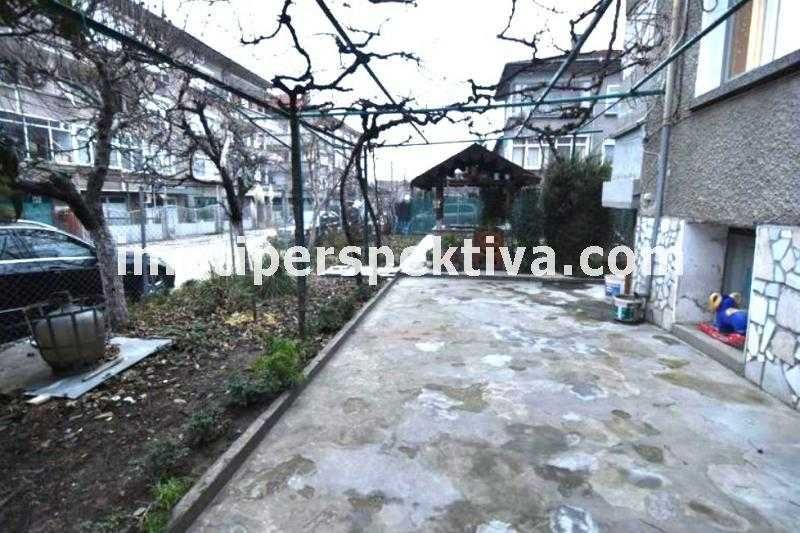 Продава се Многостаен апартамент в Пловдив, Христо Смирненски - 180 кв.м за 453 €/кв.м - Снимка #21