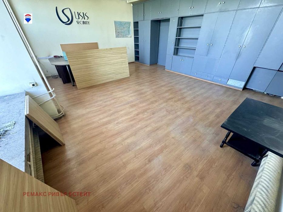 Офис под наем кв. Широк център