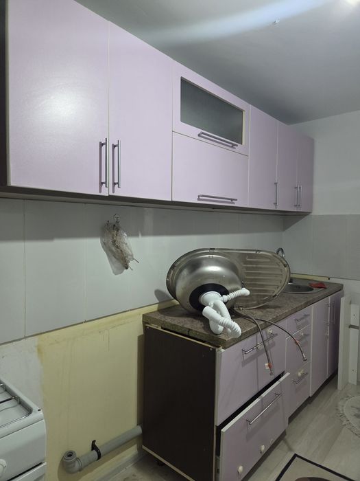 Продам кухонный гарнитур бу