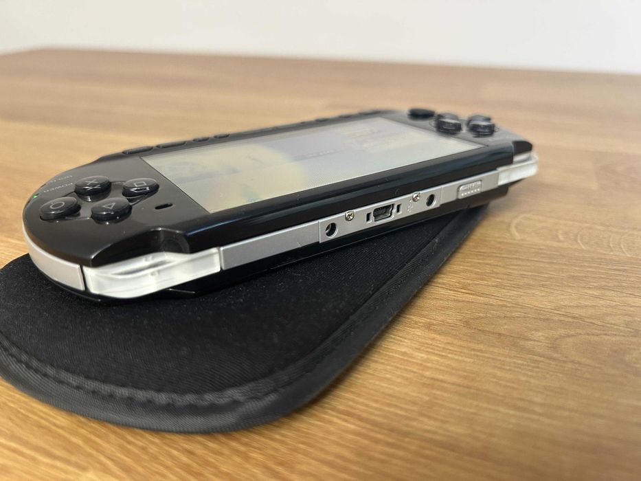 Consolă PSP 3000 neagra modată — acumulator nou, garantie 1 an