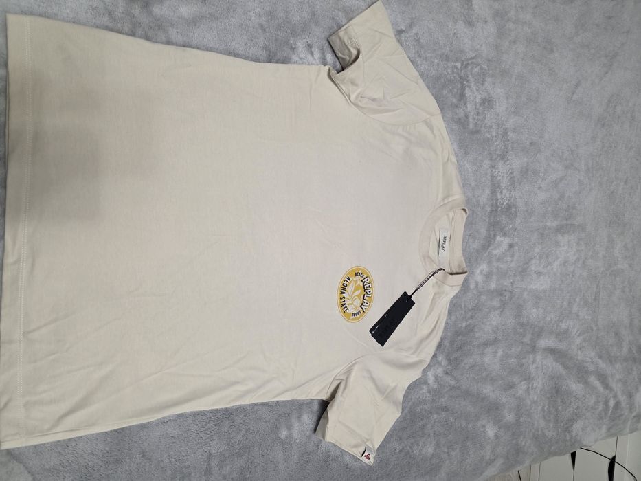 Чисто нова тениска Replay