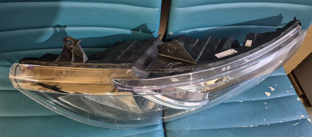 Фар Renault Master, Opel Movano 
Фар Renault Master 26060