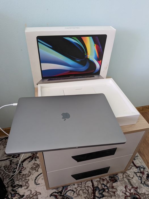 Macbook Pro 2019 16 i7/16/512GB Touch Bar