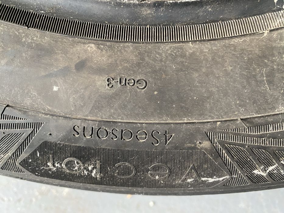 Anvelope 215/65R16 GoodYear Vector 4Seasons Gen-3 102H