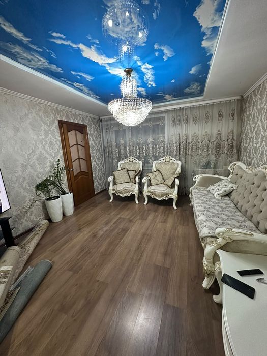 Продам 3х комнатную район Защита