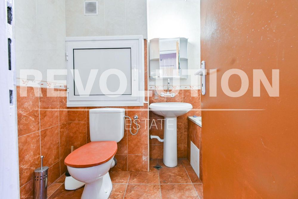 Тристаен апартамент в ж.к. Стрелбище.