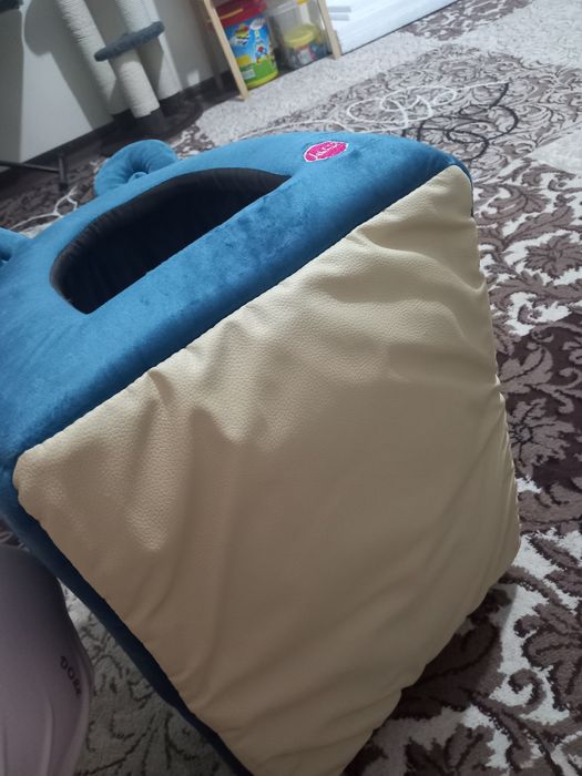 Продам кошкин домик новый.