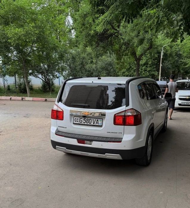 Орландо chevrolet автомат 3позиция в отличном состоянии