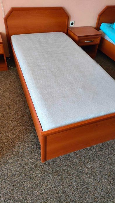 Употребявани хотелски легла с матрак
