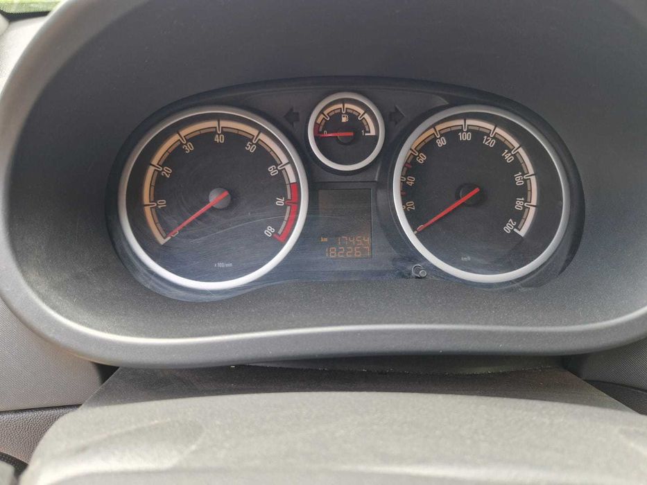 Vand opel corsa automat