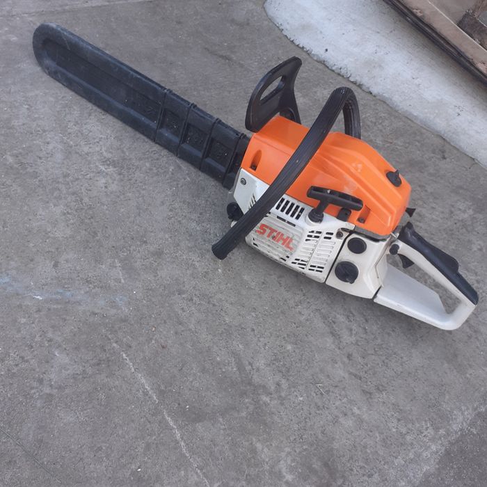 Drujbă și geam de vânzare.