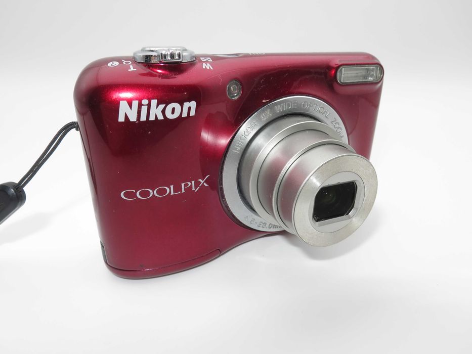 Nikon Coolpix L29 ултра компактен цифров фотоапарат, дигитална камера в лачено червен цвят, отлично състояние, работи перфектно!