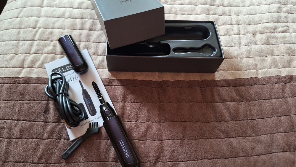 Продавам електрическа извивачка за мигли на Selestre