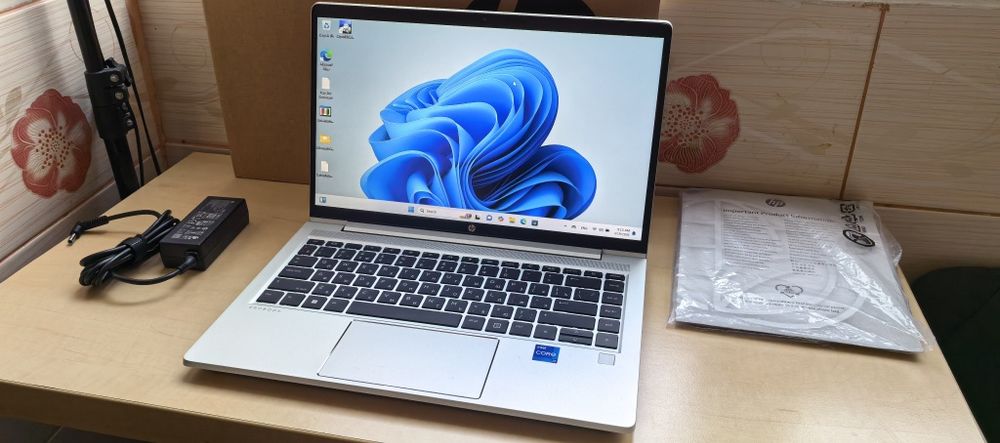 Laptop HP ProBook 14 G8_i7 1165G7_16GB DDR4_512GB SSD_NOU + Geanta