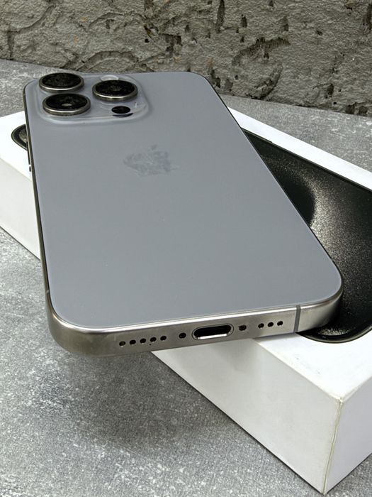 Продам Iphone 15 pro 256 гб