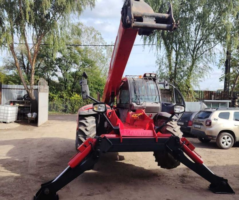 Servicii Automacarale Tecuci | Sennebogen HPC 35 | Manitou
