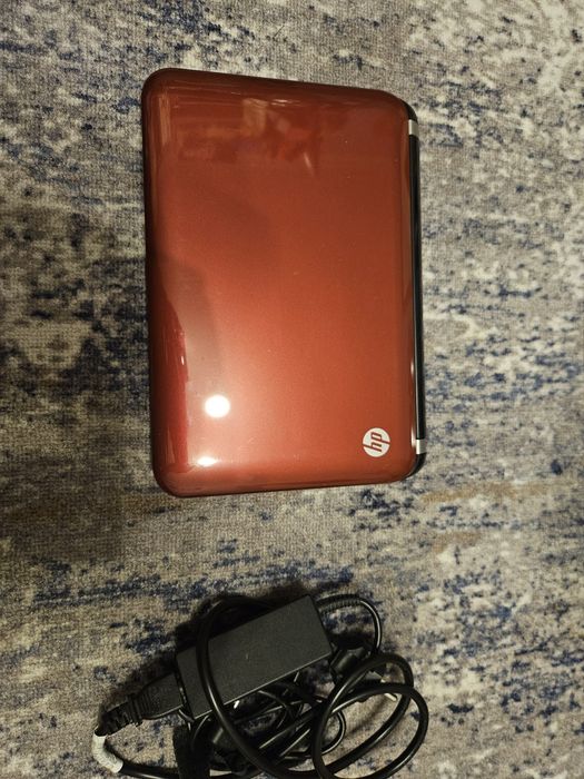 Нетбук HP Mini красный