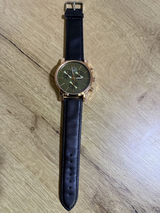 Vand ceas nou nepurtat