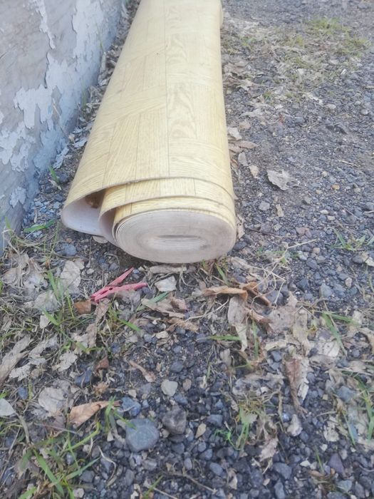 Продам линолеум светлый